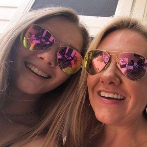 Meet your Posher, Averi